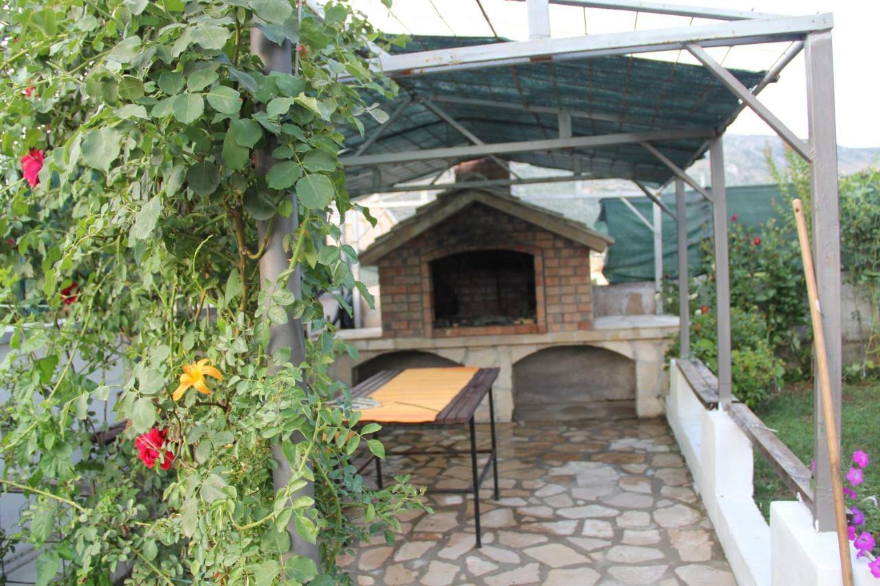 Holiday Home Flora Mostar Exterior photo