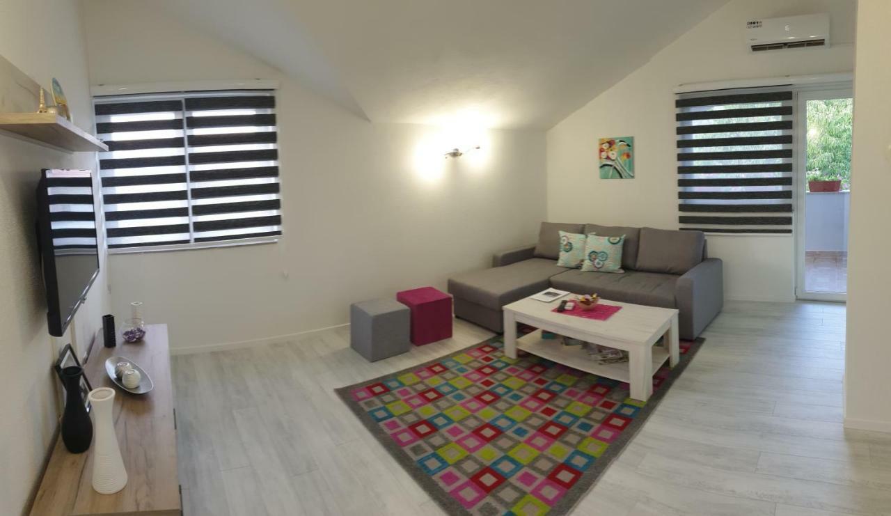 Holiday Home Flora Mostar Exterior photo